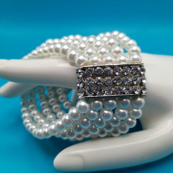 Vintage Faux Pearl Clear Rhinestone Stretch Bracelet, Wedding Jewelry - Picture 4 of 11